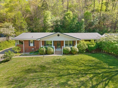 /international/us/191-armory-road-prestonsburg-ky-110107391696/
