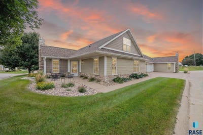 /international/us/5511-e-eastbridge-pl-sioux-falls-sd-110108078842/