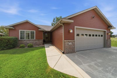 /international/us/1407-woodland-way-lake-city-mn-110119488799/