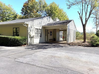 /international/us/103c-willow-view-drive-franklin-nc-110102680623/