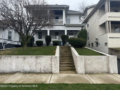 /international/us/2208-adams-avenue-scranton-pa-110107386704/