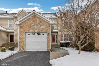 /international/us/4-hogan-way-moorestown-nj-110107417725/