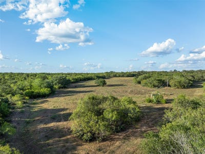 /international/us/399-seals-creek-rd-lockhart-tx-110107319703/