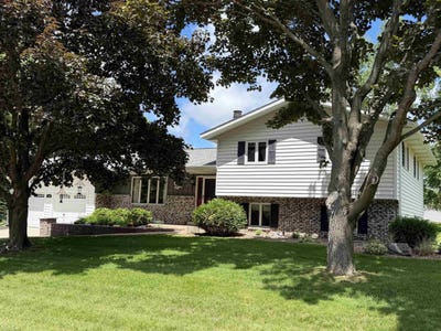/international/us/1107-w-state-avenue-marshfield-wi-110108957124/