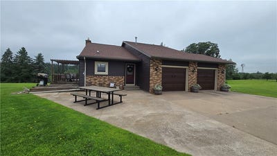 /international/us/1337-15th-avenue-barron-wi-110098128753/?lang=id