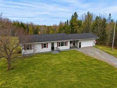 /international/us/2414-route-5-irasburg-vt-110107735491/