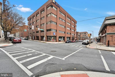 /international/us/19-n-6th-street-reading-pa-110104308525/