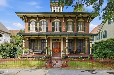 /international/us/211-park-street-honesdale-pa-110120482399/
