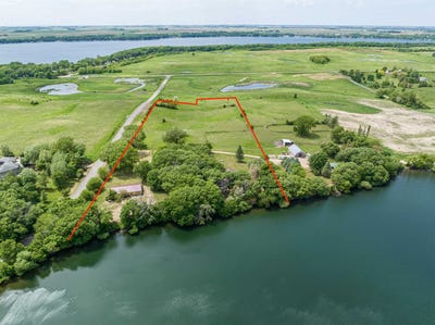 /international/us/2230-2234-165th-street-spirit-lake-ia-110099672539/