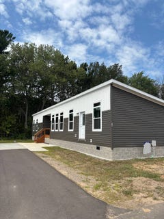 /international/us/3536-w-folsom-eau-claire-wi-110119642236/