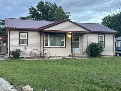 /international/us/1236-n-walnut-st-eureka-ks-110108577324/