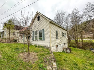 /international/us/36-and-38-mullins-street-livingston-ky-110106674574/