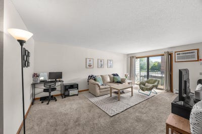 /international/us/4-pine-tree-drive-arden-hills-mn-110108538814/