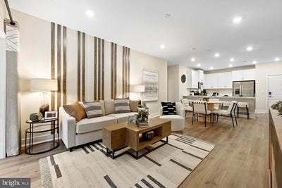 /international/us/30101-radford-court-monroe-township-nj-110100965867/
