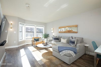 /international/us/216-main-street-edwards-co-110103299941/