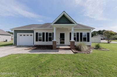 /international/us/206-low-country-lane-swansboro-nc-110108490796/