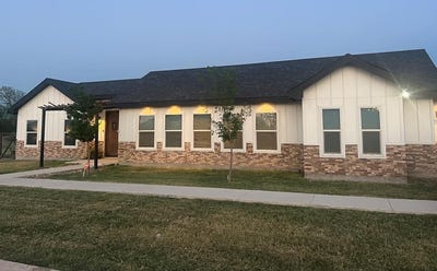 /international/us/273-garcia-street-eagle-pass-tx-110097469329/