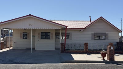 /international/us/10-adams-street-clayton-nm-110106028603/
