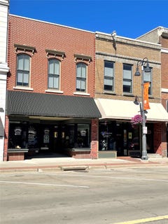 /international/us/907-main-street-grinnell-ia-110101874508/