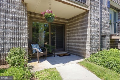 /international/us/265-e-village-road-holland-pa-110108077221/