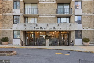 /international/us/4-monroe-street-rockville-md-110104510673/