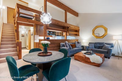 /international/us/3910-s-lake-creek-drive-wilson-wy-110106767385/