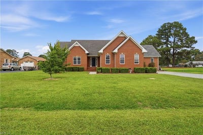 /international/us/8-randolph-drive-windsor-va-110120530446/