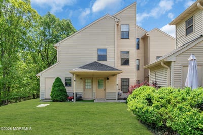 /international/us/408-larkspur-lane-jackson-nj-110108299047/