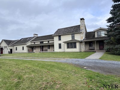/international/us/118-middle-road-essex-ny-110120042162/