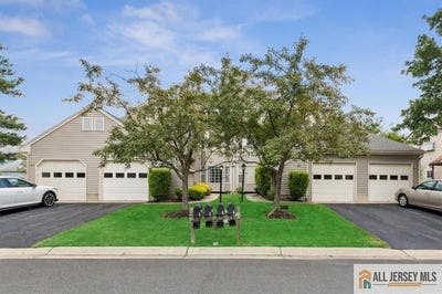 /international/us/57-yorkshire-drive-monroe-nj-110100881624/
