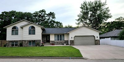 /international/us/1321-ridgewood-drive-winona-mn-110109139589/