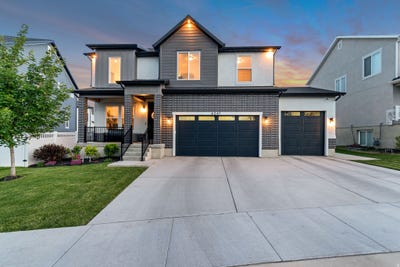 /international/us/4241-w-rex-peak-way-s-herriman-ut-110108229346/