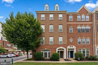 /international/us/13752-earhart-circle-herndon-va-110119318602/