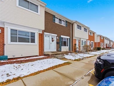 /international/us/8207-dartmouth-avenue-warren-mi-110104177077/