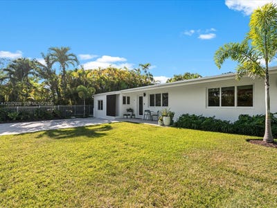 /international/us/1945-alamanda-dr-north-miami-fl-110108629595/