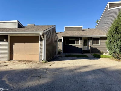 /international/us/1010-village-rd-7-unit-7-clear-lake-ia-110120092545/