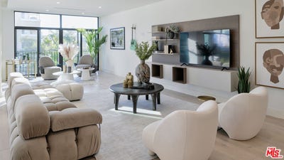/international/us/425-n-palm-dr-beverly-hills-ca-110108982489/