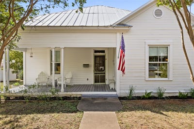 /international/us/303-w-college-st-fredericksburg-tx-110120497157/