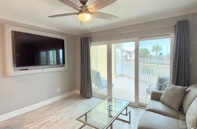 /international/us/6300-seawall-blvd-galveston-tx-110108080622/