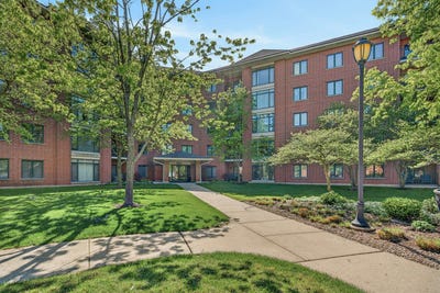 /international/us/865-e-22nd-street-lombard-il-110107653777/