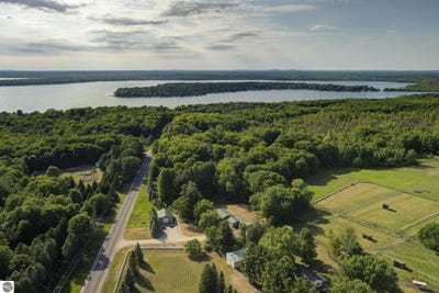/international/us/4793-e-duck-lake-road-grawn-mi-110107158319/