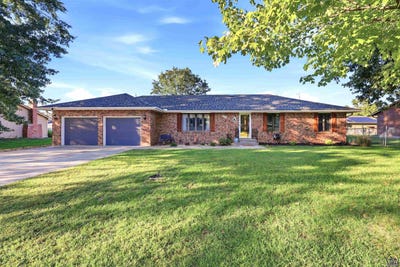/international/us/3720-se-27th-ter-topeka-ks-110120449705/