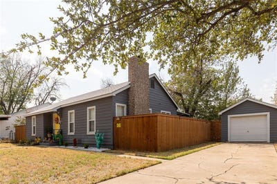/international/us/1208-carolina-street-graham-tx-110104308486/