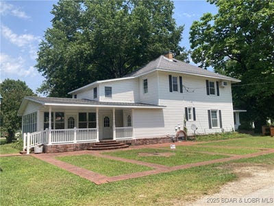 /international/us/501-monroe-street-versailles-mo-110101056212/