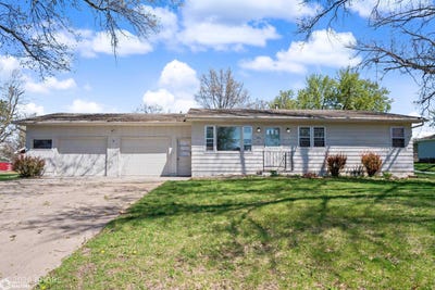 /international/us/104-cherry-street-marshalltown-ia-110107476116/