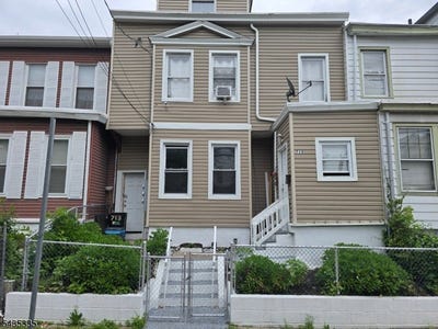 /international/us/713-e-27th-st-paterson-city-nj-110108357335/