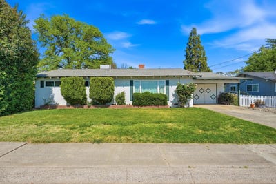/international/us/1570-douglass-street-red-bluff-ca-110106771972/
