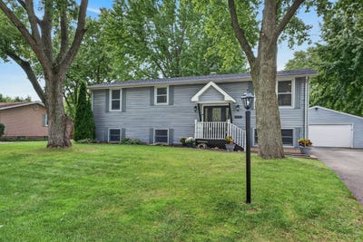 /international/us/1521-surrey-road-batavia-il-110119964791/