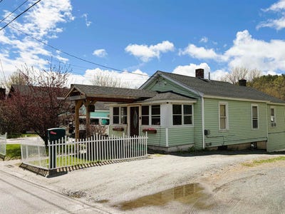 /international/us/64-washington-street-littleton-nh-110107844048/