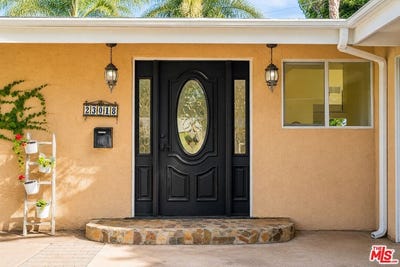 /international/us/23018-bigler-st-woodland-hills-ca-110108531856/
